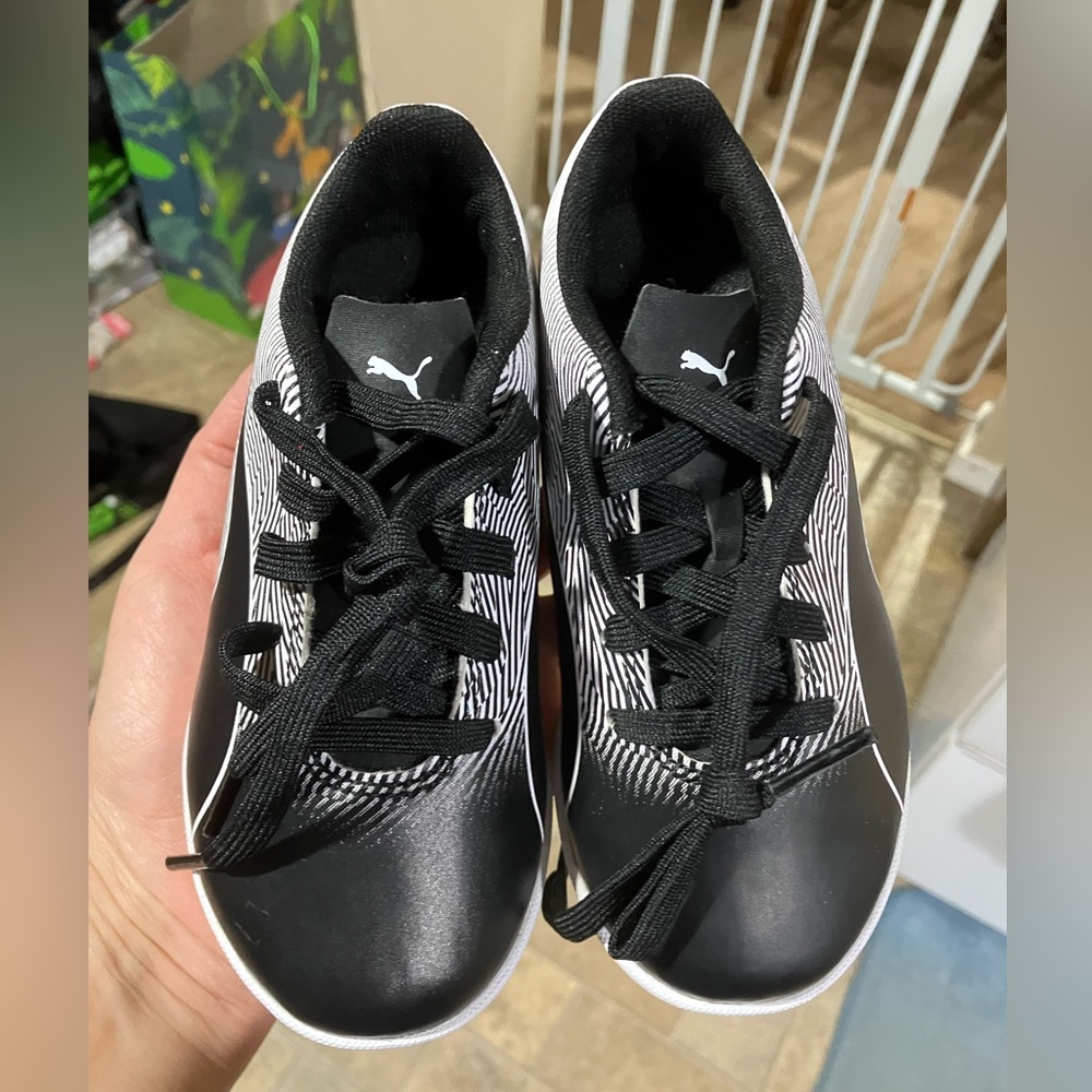 Puma kids shoes black white size 11C